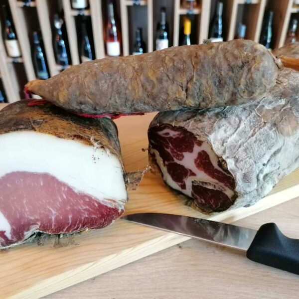 Cave la Petite Reine à Bédoin : charcuteries